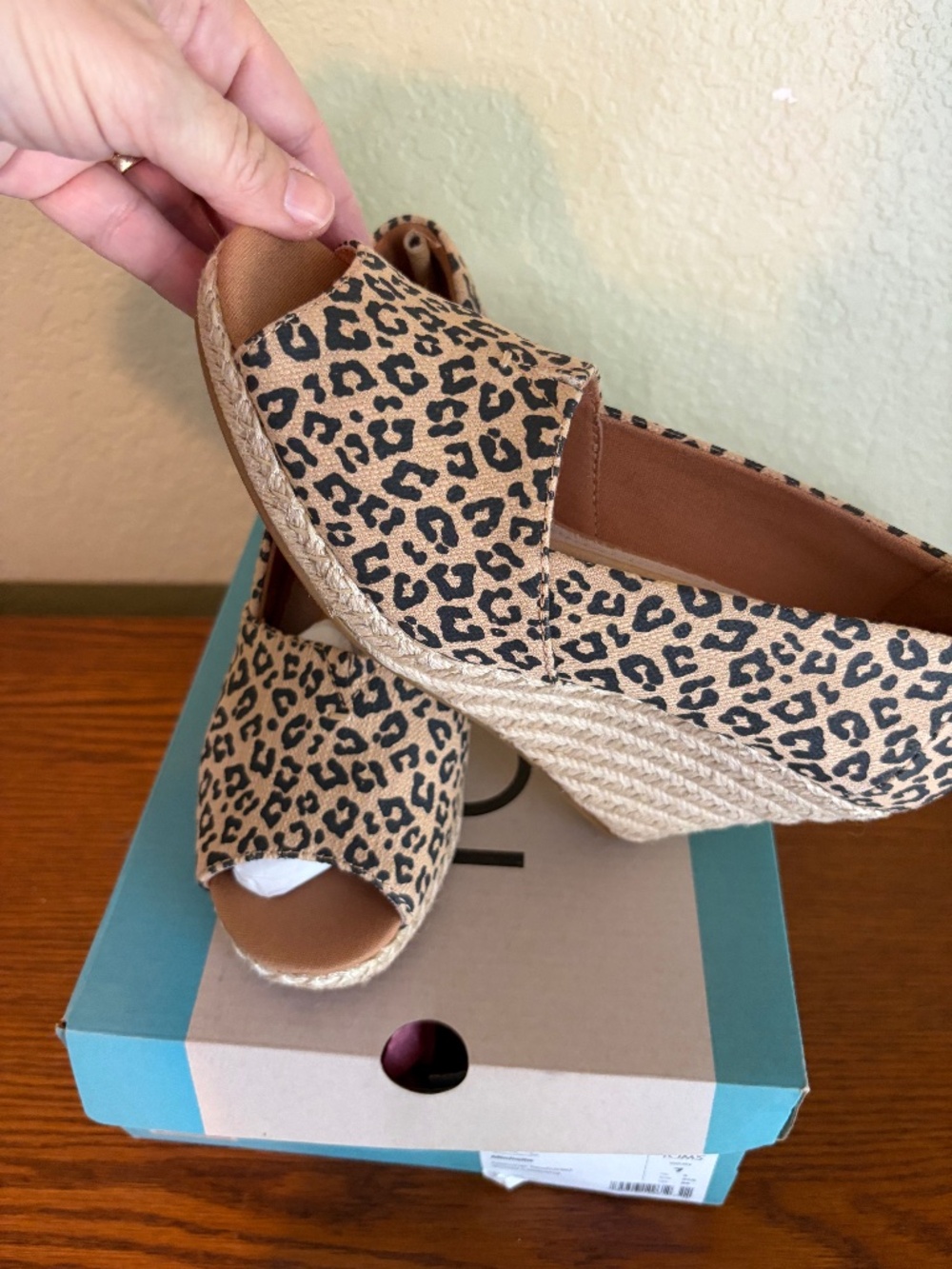 TOMS Women's Shoes "Michelle" Leopard Size 7